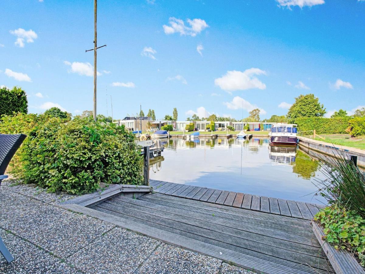 Waterfront Holiday Home With Jetty Boornzwaag over de Wielen Exterior foto